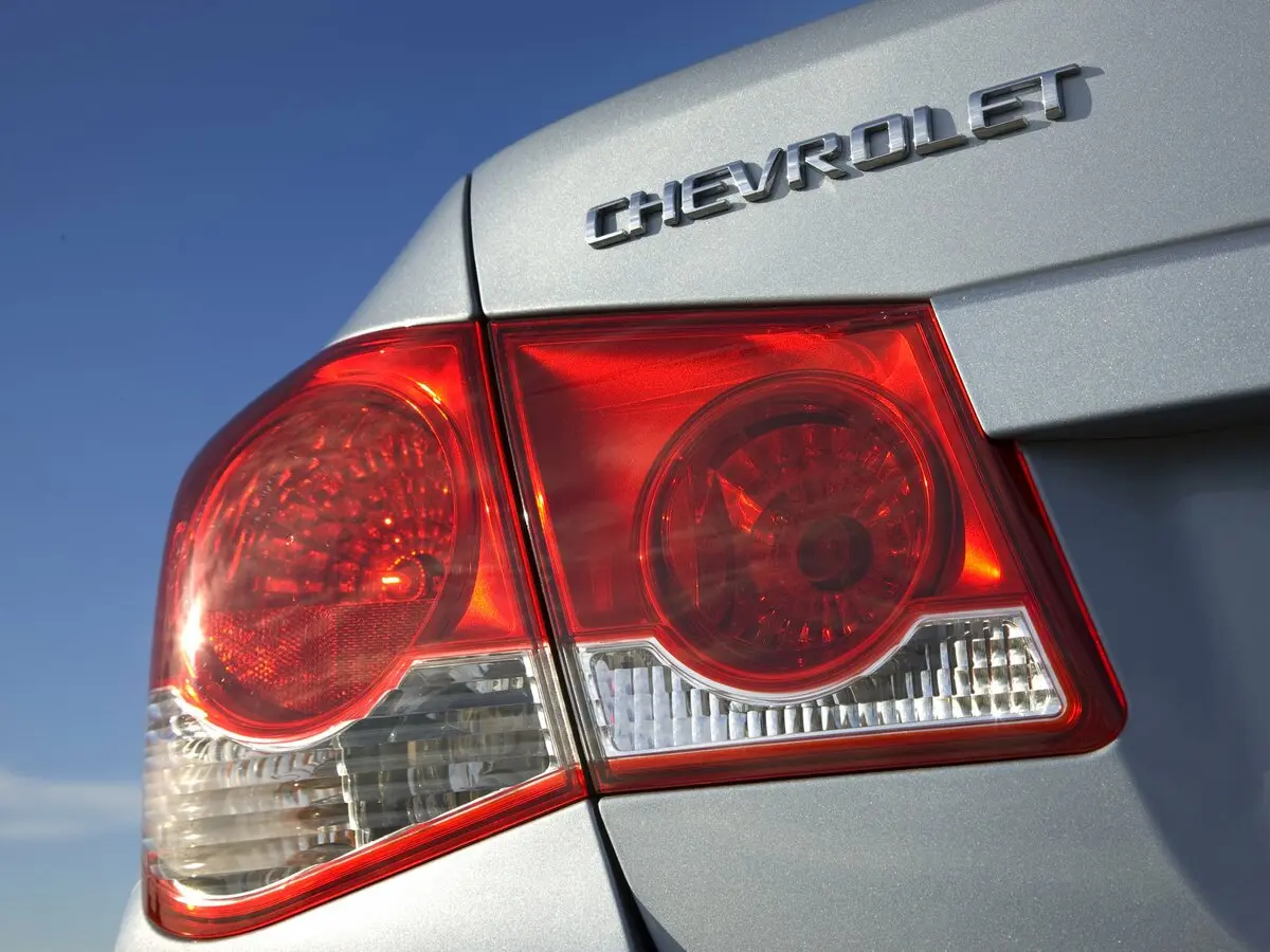 Chevrolet Cruze I Рестайлинг Седан — сүрөт 9
