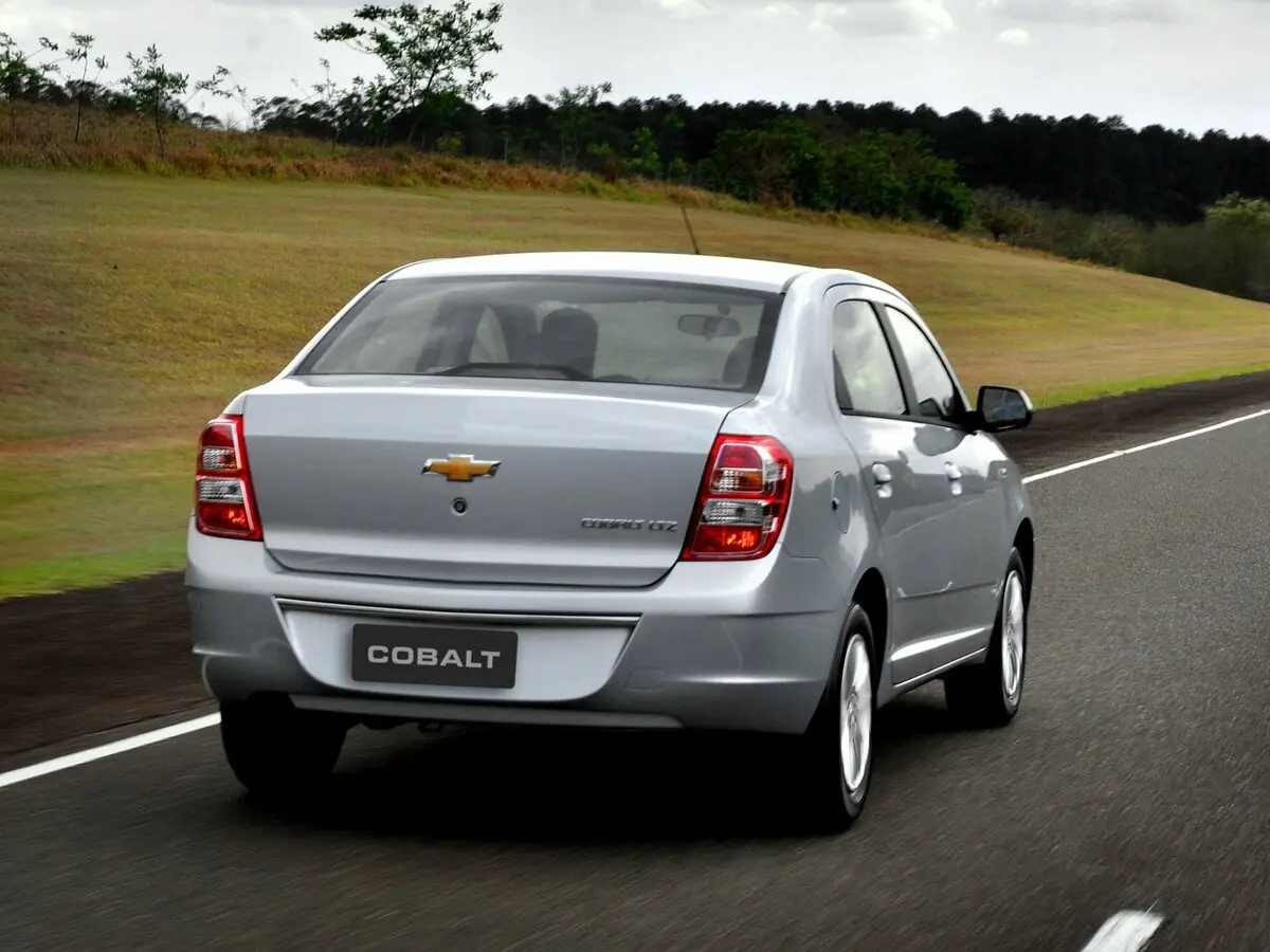 Chevrolet Cobalt II Седан — сүрөт 3