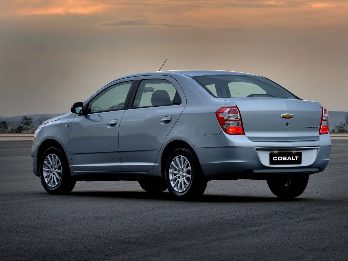 Chevrolet Cobalt II Седан — сүрөт 4