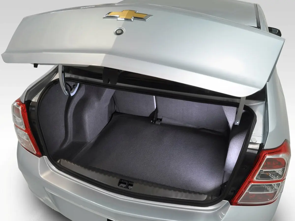 Chevrolet Cobalt II Седан — сүрөт 8