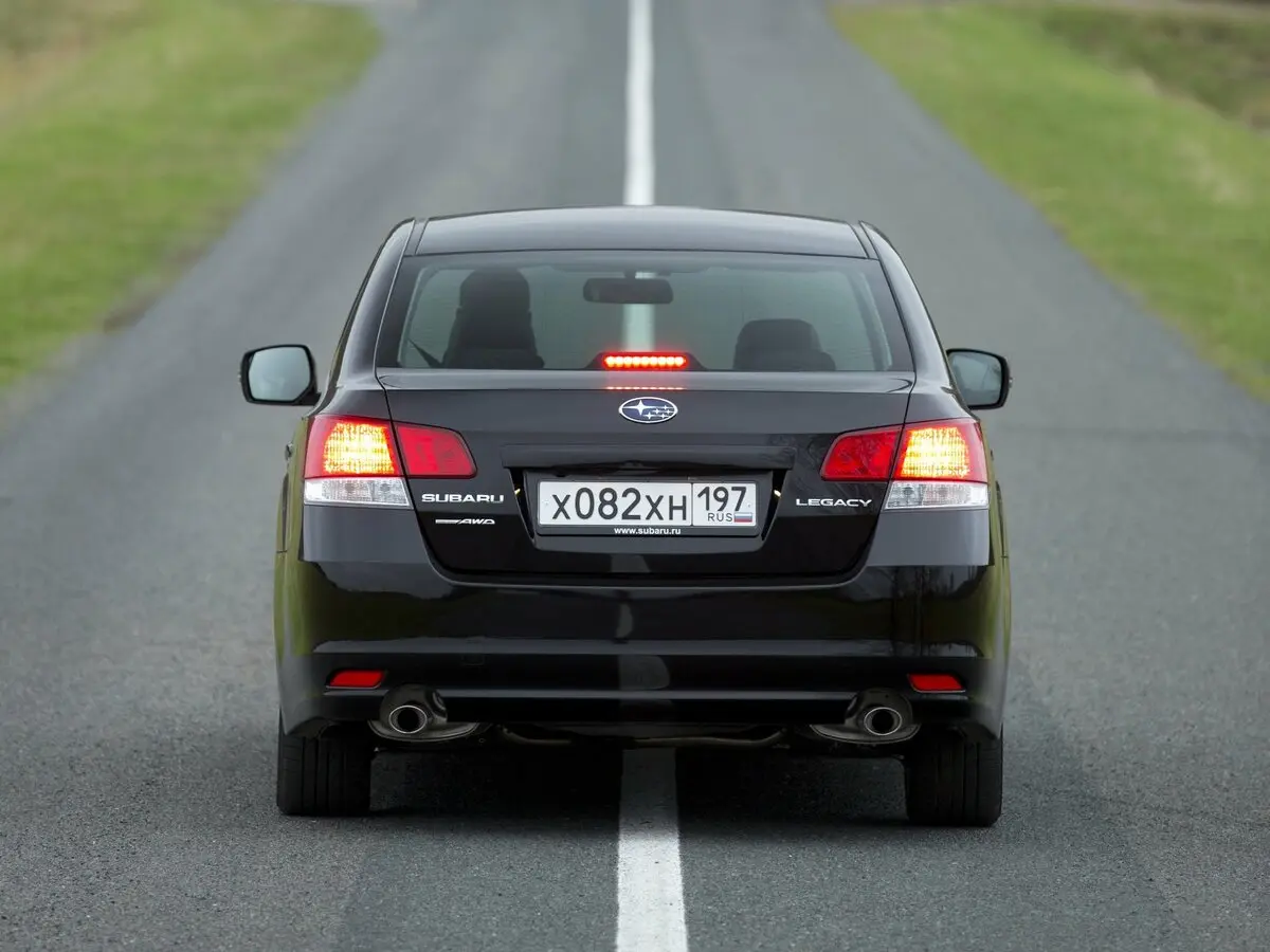 Subaru Legacy V Рестайлинг Седан — фото 4