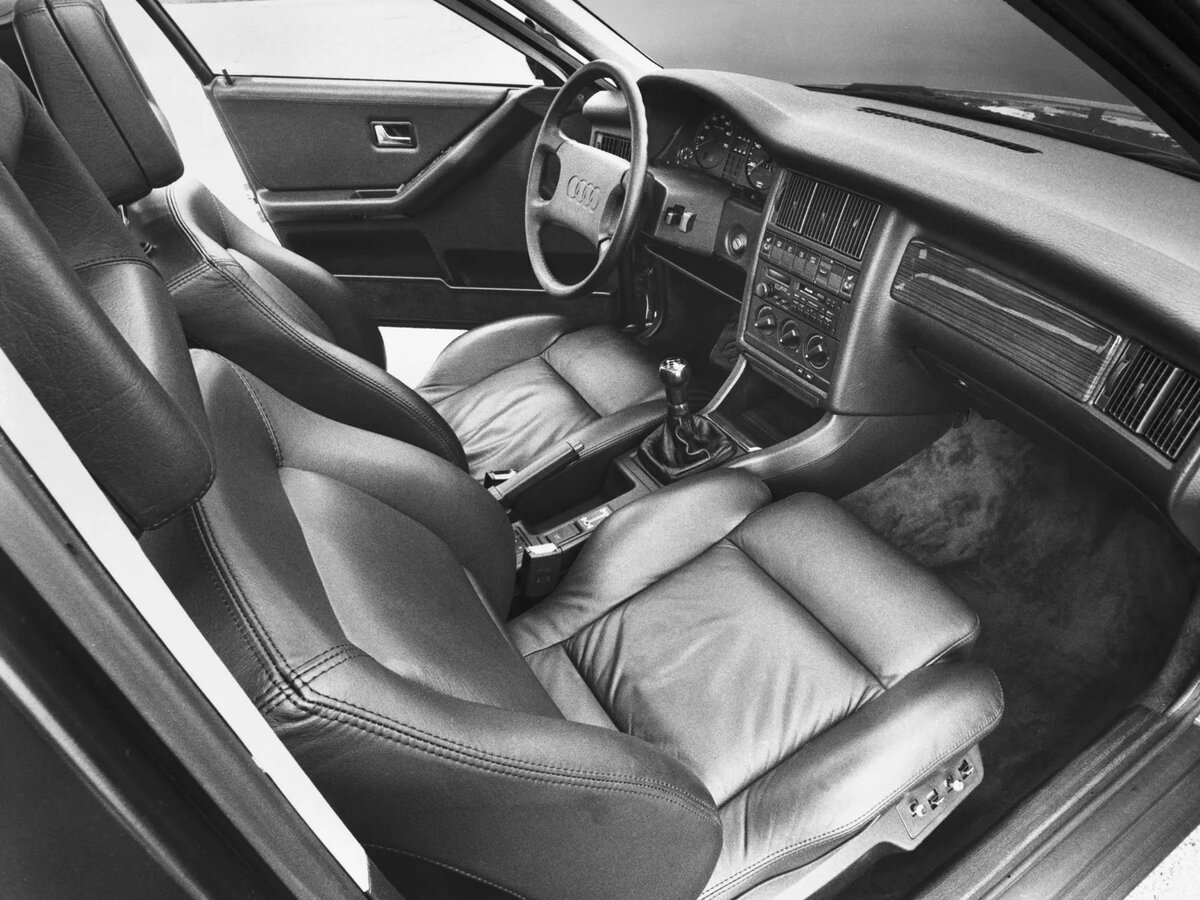 Audi 90 II (B3) Седан