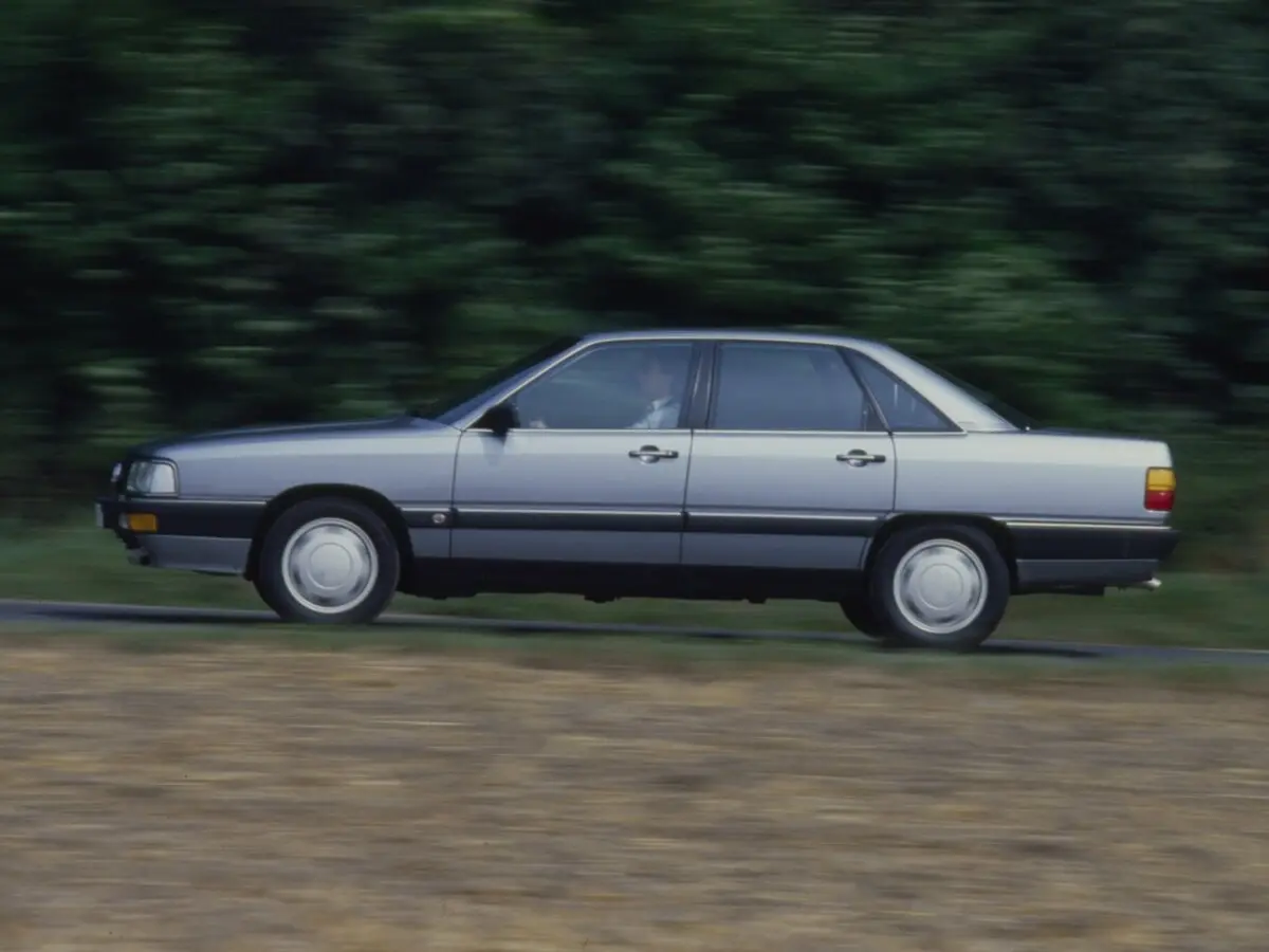 Audi 200 II (C3) Седан — сүрөт 2