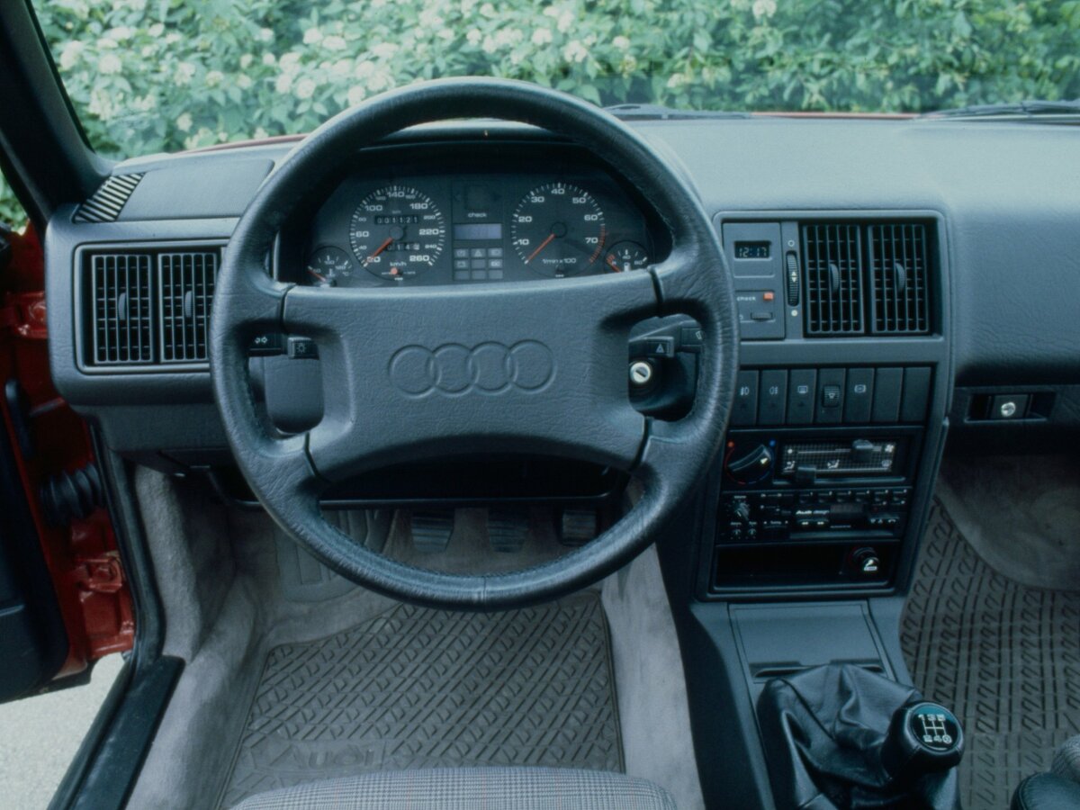 Audi 200 II (C3) Седан — фото 4