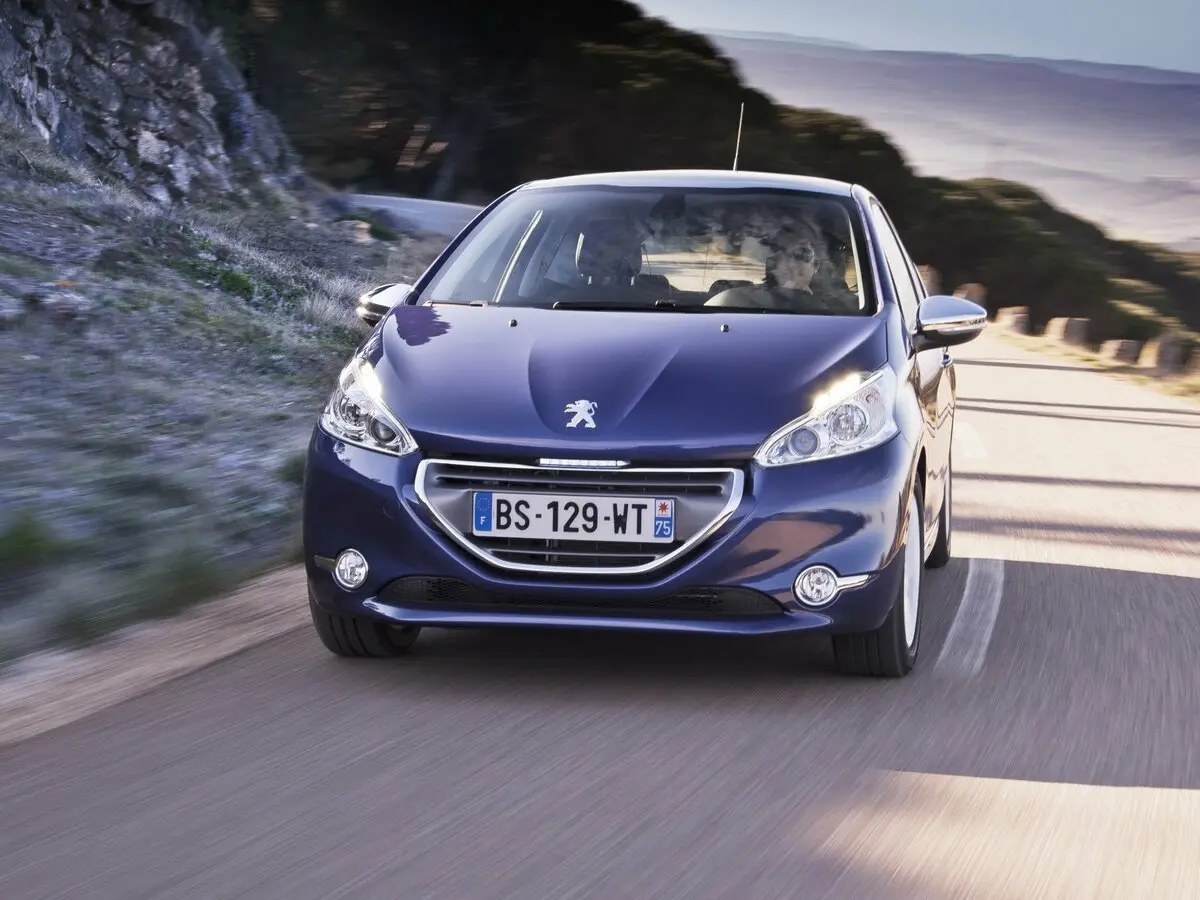 Peugeot 208 I Хэтчбек 3 дв. — сүрөт 3