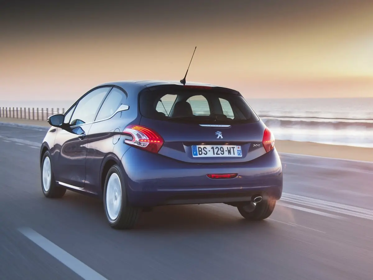 Peugeot 208 I Хэтчбек 3 дв. — сүрөт 4