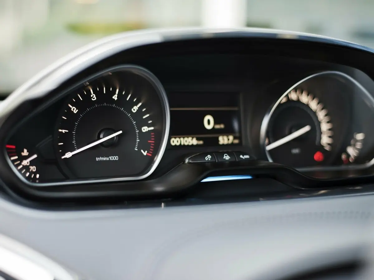 Peugeot 208 I Хэтчбек 3 дв. — сүрөт 8