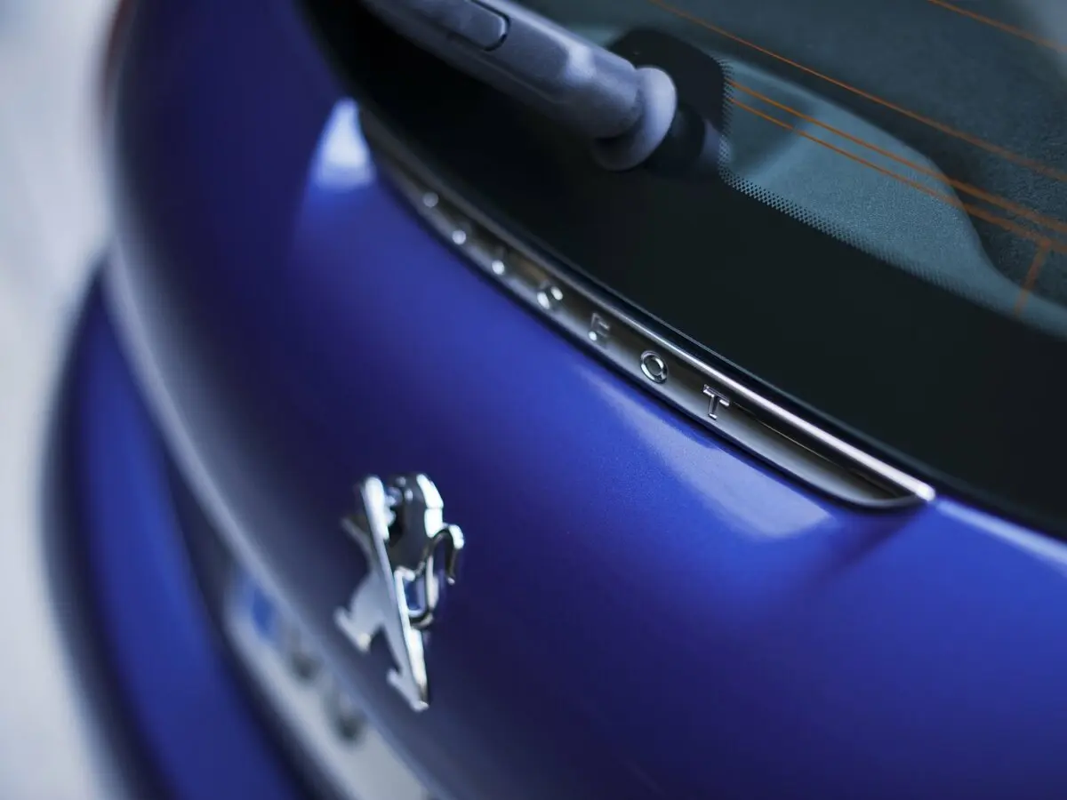 Peugeot 208 I Хэтчбек 3 дв. — сүрөт 12