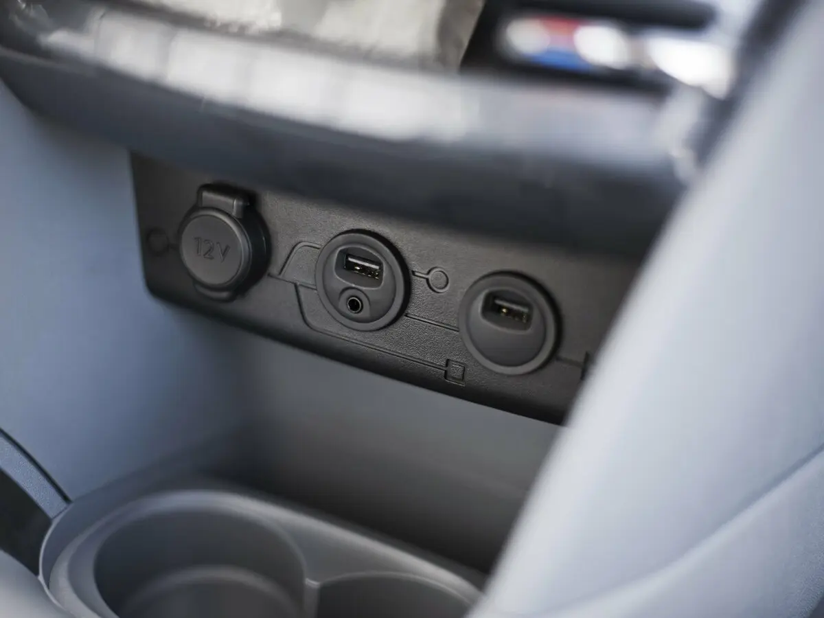 Peugeot 208 I Хэтчбек 3 дв. — сүрөт 13