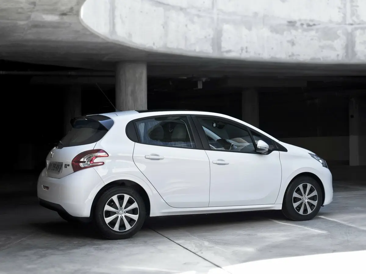 Peugeot 208 I Хэтчбек 5 дв. — сүрөт 2