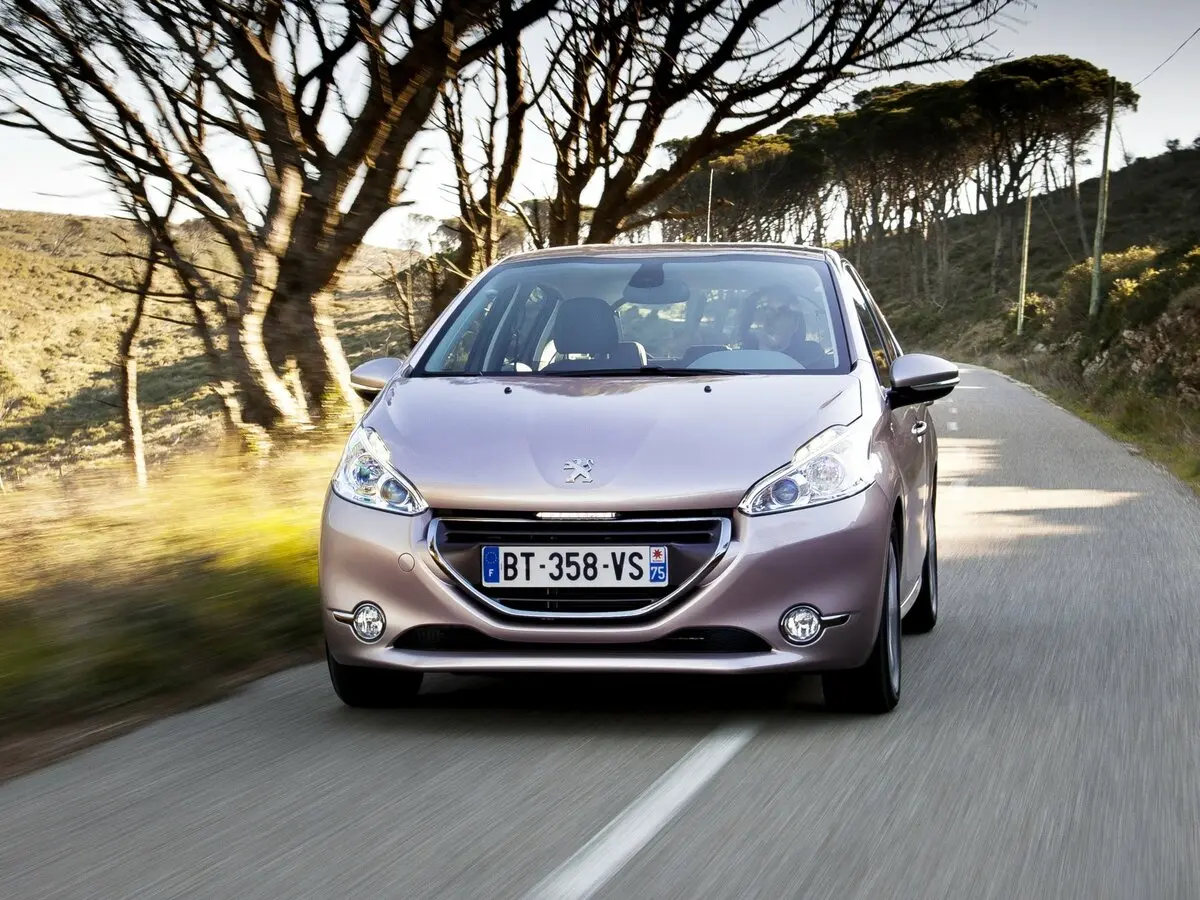 Peugeot 208 I Хэтчбек 5 дв. — сүрөт 3