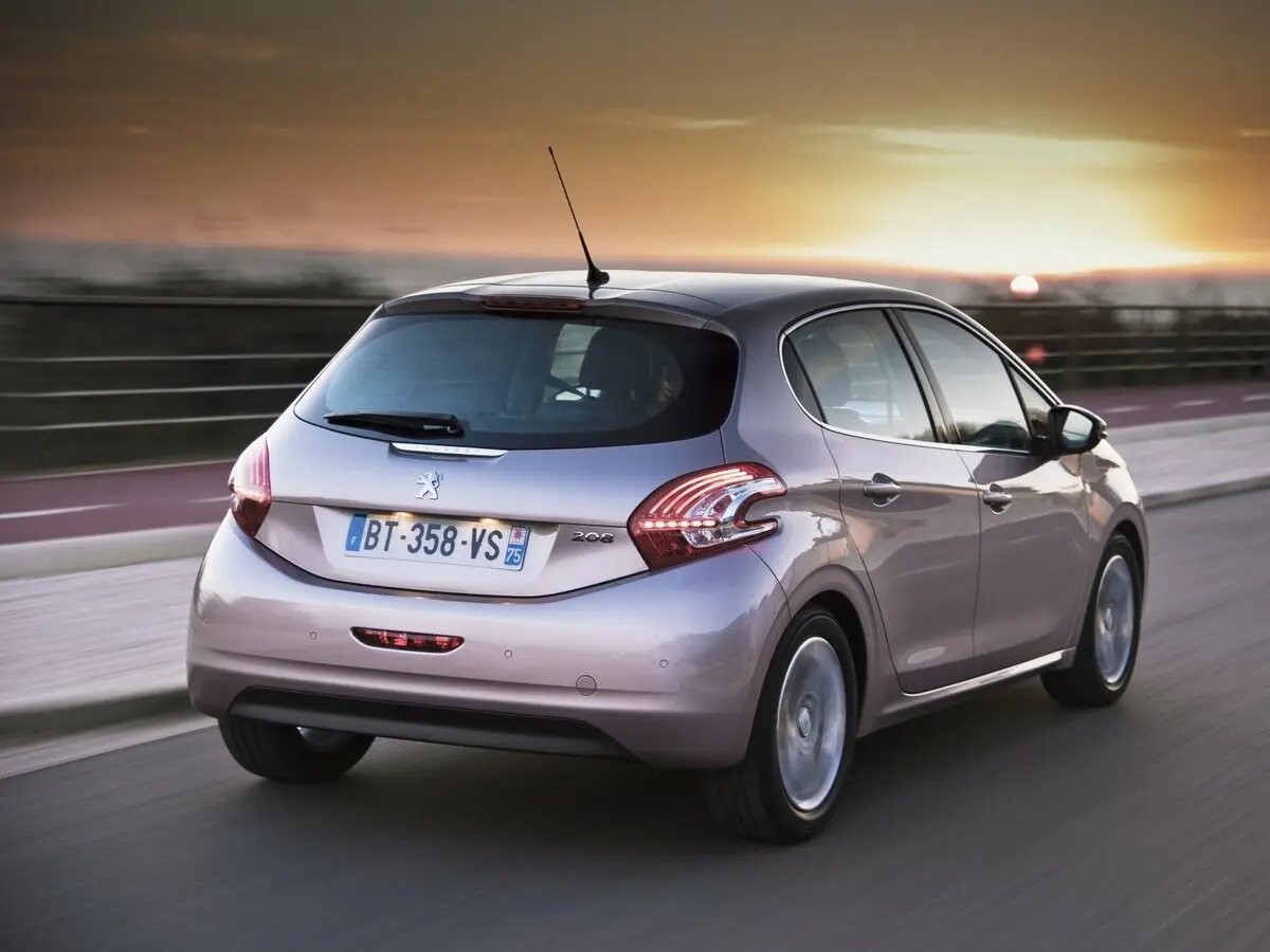 Peugeot 208 I Хэтчбек 5 дв. — сүрөт 4