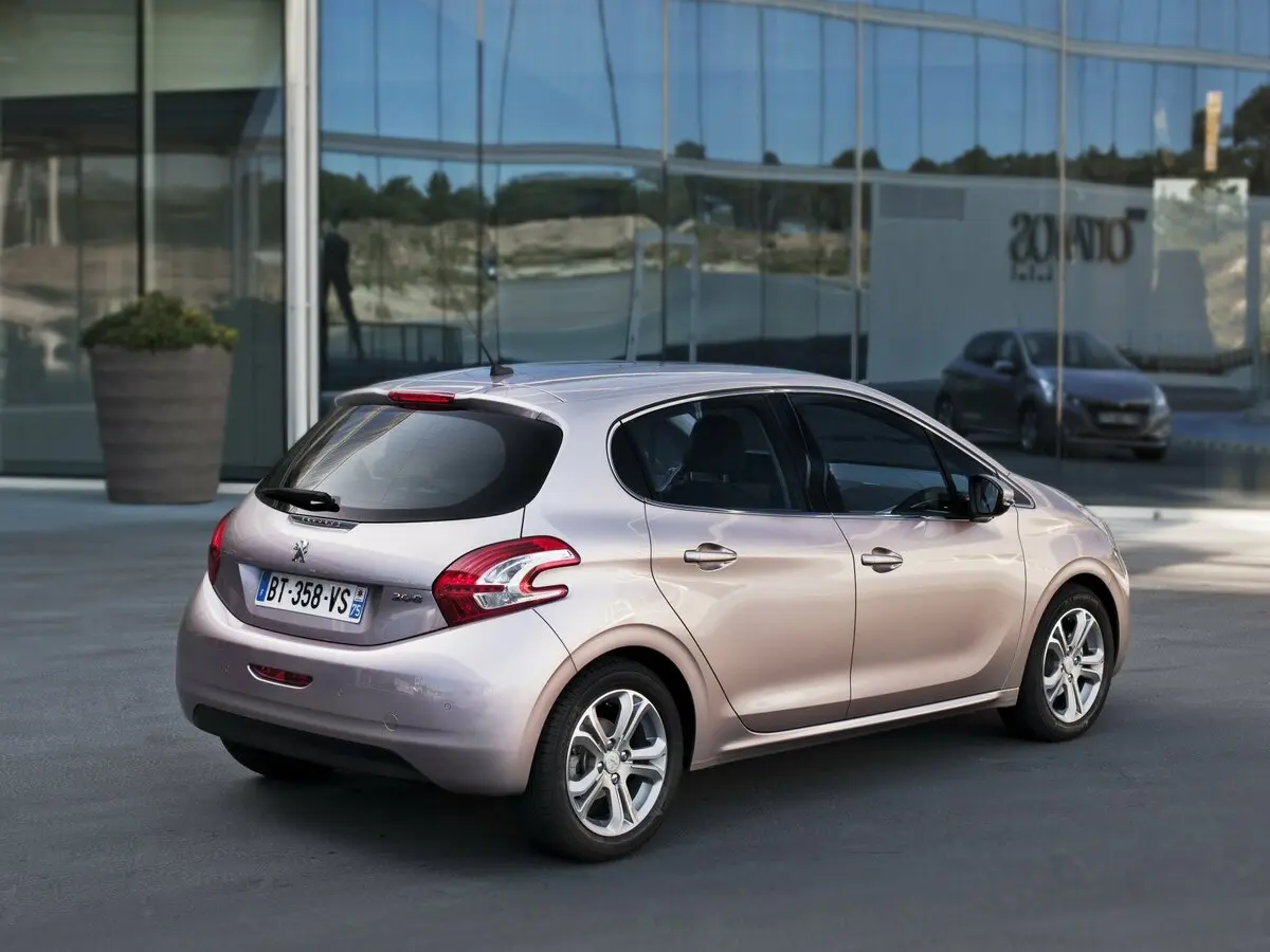 Peugeot 208 I Хэтчбек 5 дв. — сүрөт 5