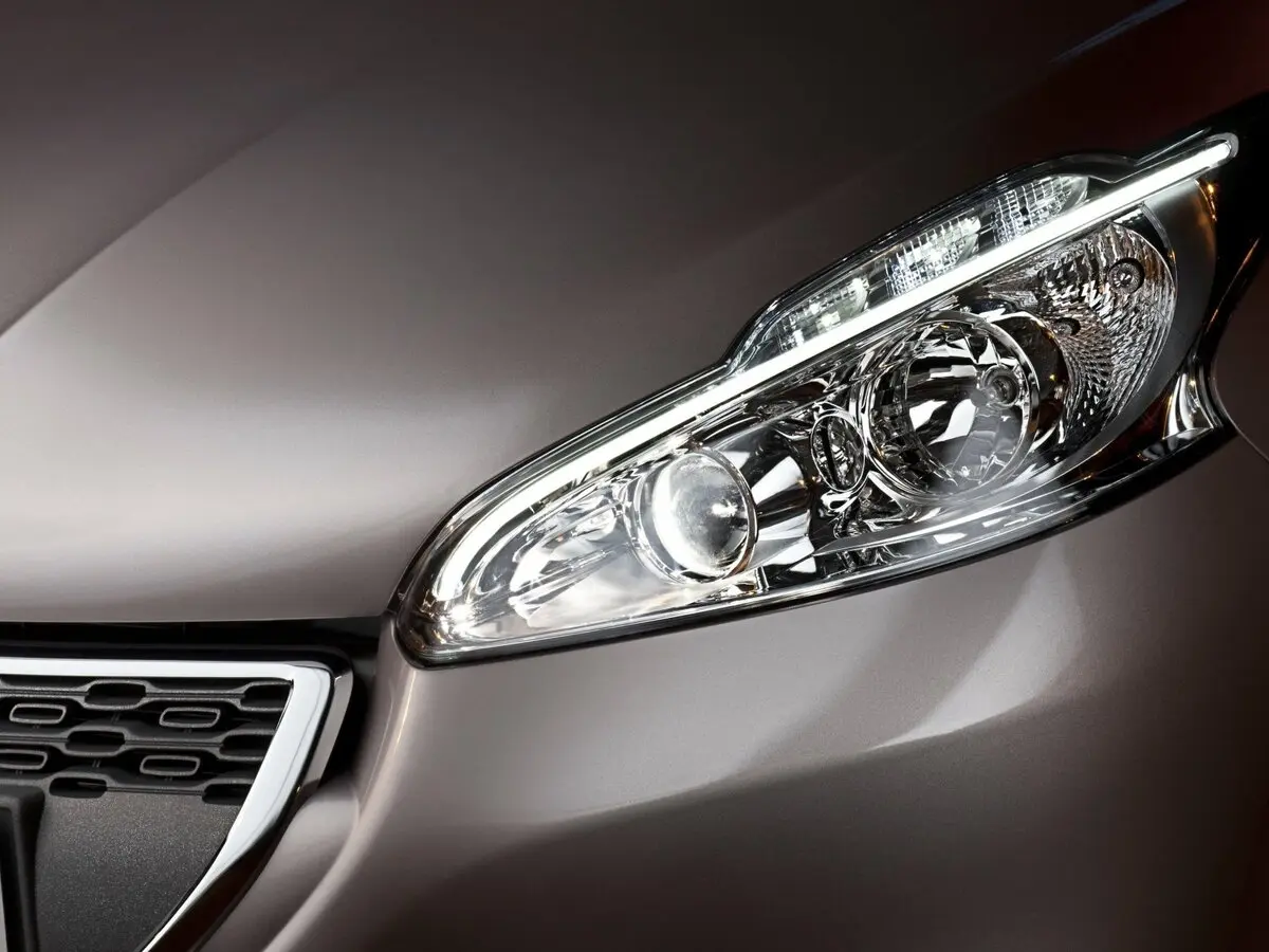 Peugeot 208 I Хэтчбек 5 дв. — сүрөт 13
