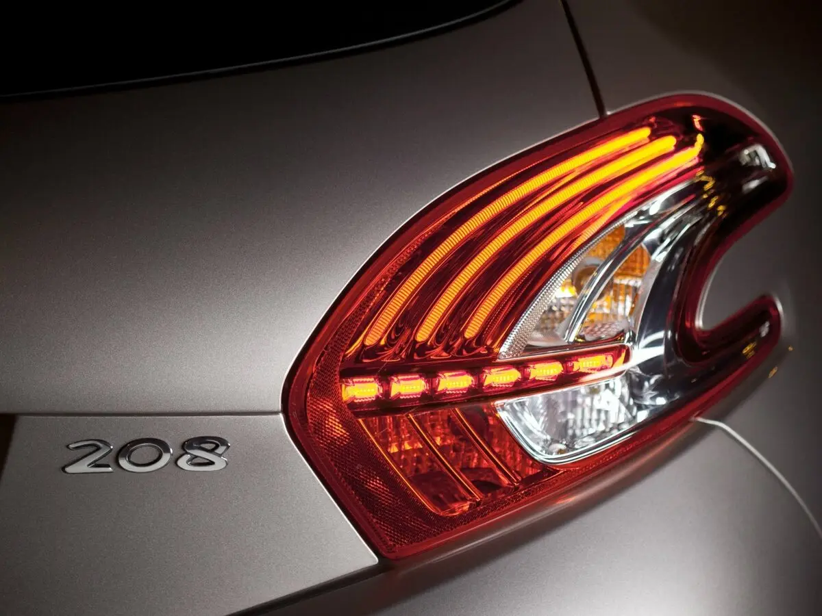 Peugeot 208 I Хэтчбек 5 дв. — сүрөт 14