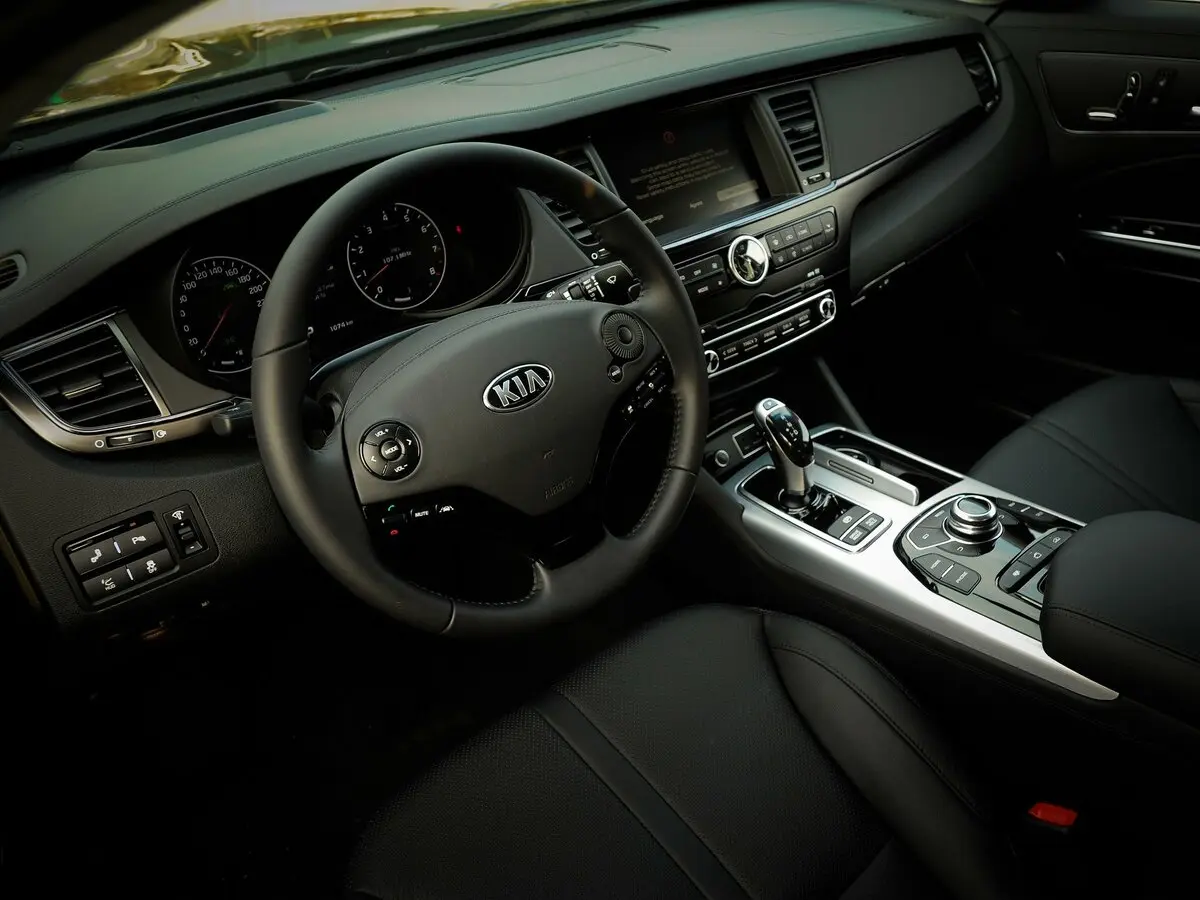 Kia Quoris I Седан — сүрөт 6