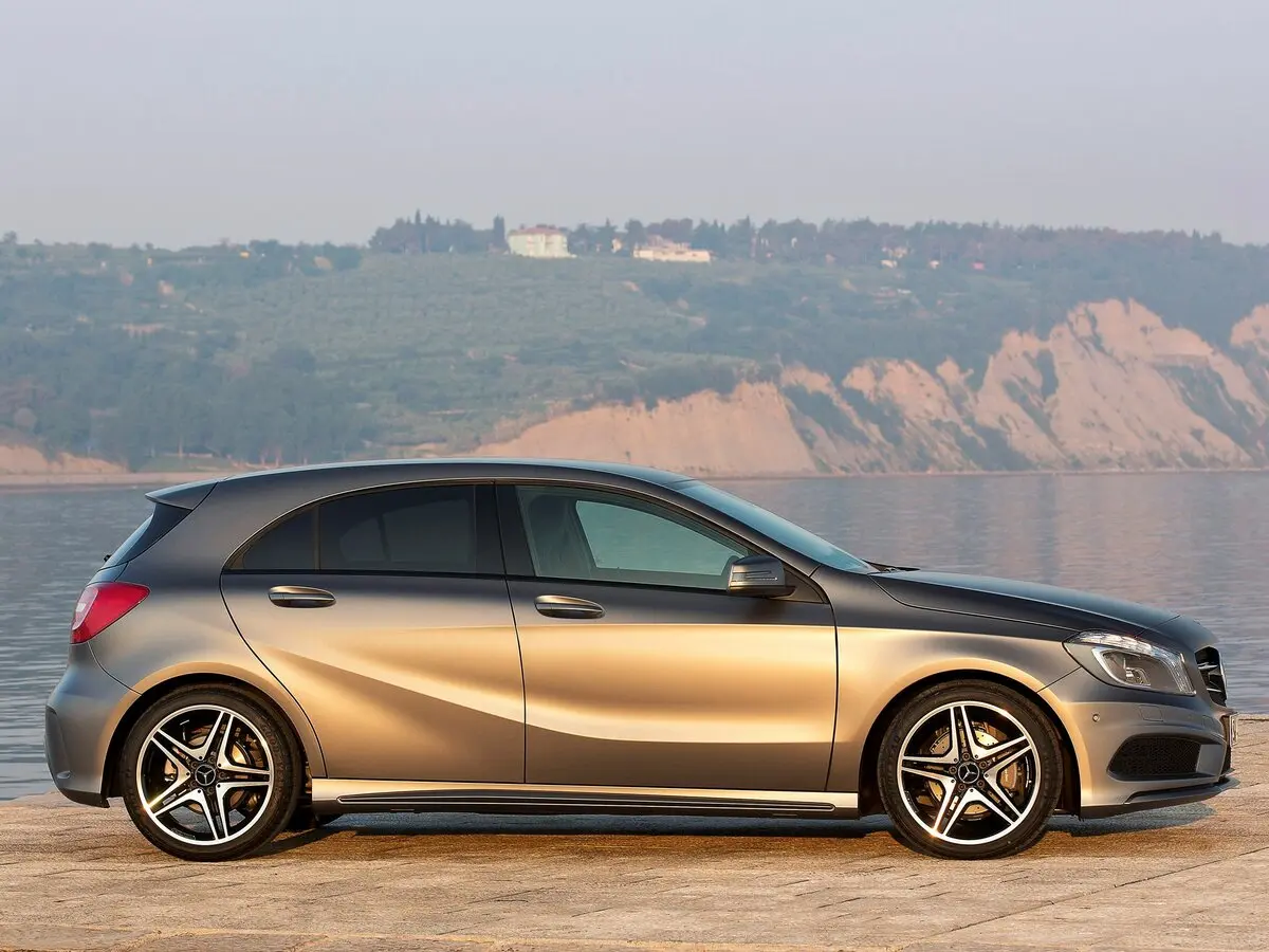 Mercedes-Benz A-Класс III (W176) Хэтчбек 5 дв. — photo 2