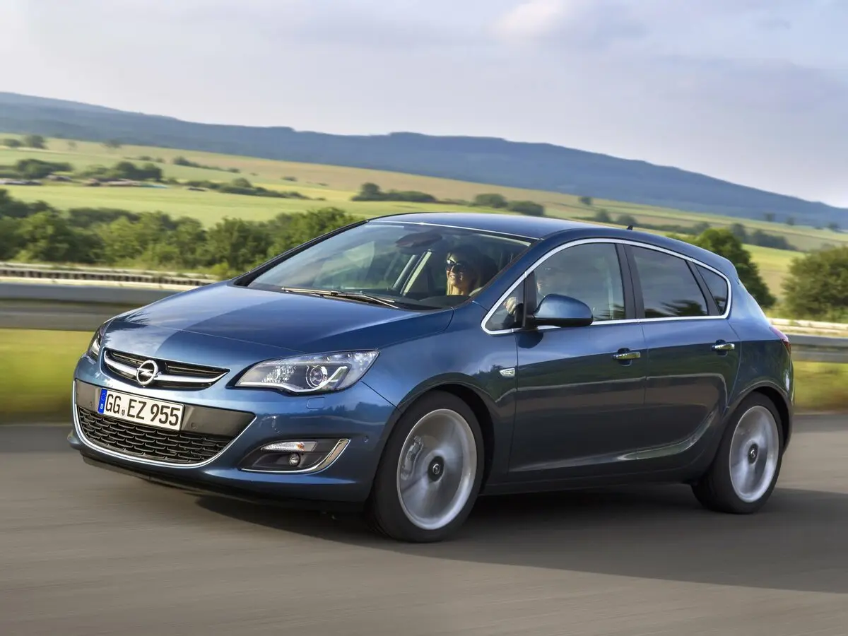 Opel Astra J Рестайлинг Хэтчбек 5 дв.