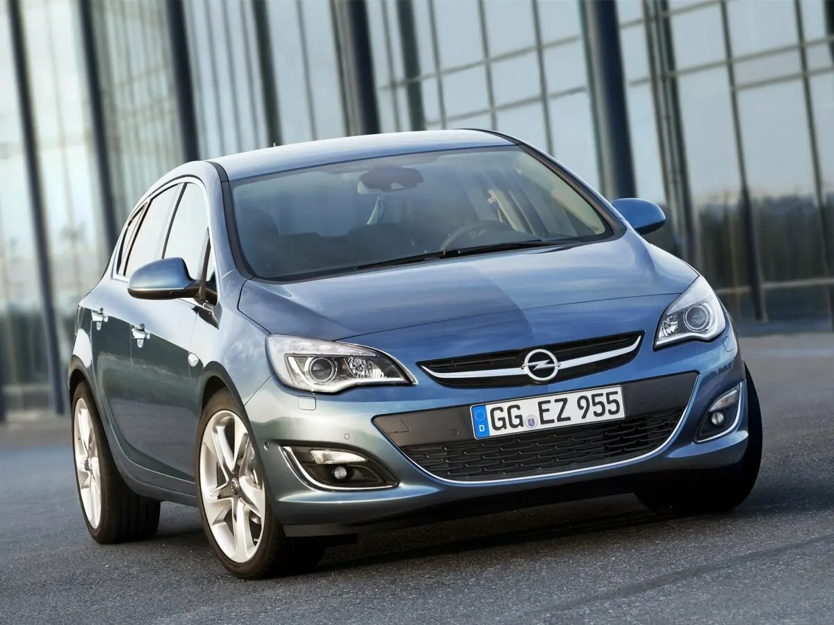 Opel Astra J Рестайлинг Хэтчбек 5 дв. — фото 3
