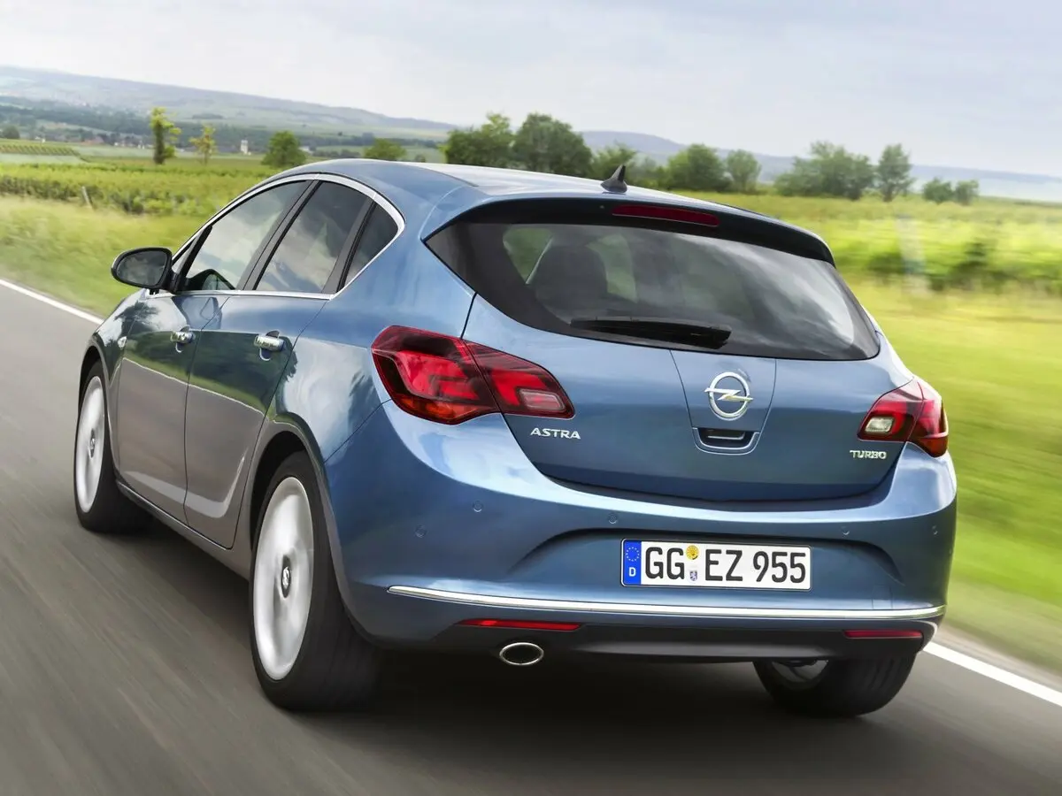Opel Astra J Рестайлинг Хэтчбек 5 дв. — фото 4