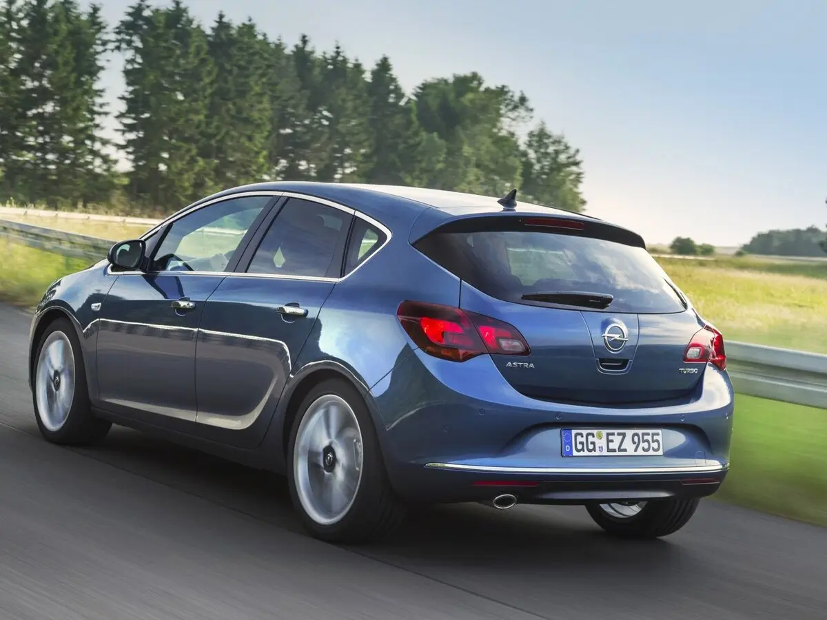 Opel Astra J Рестайлинг Хэтчбек 5 дв. — фото 5