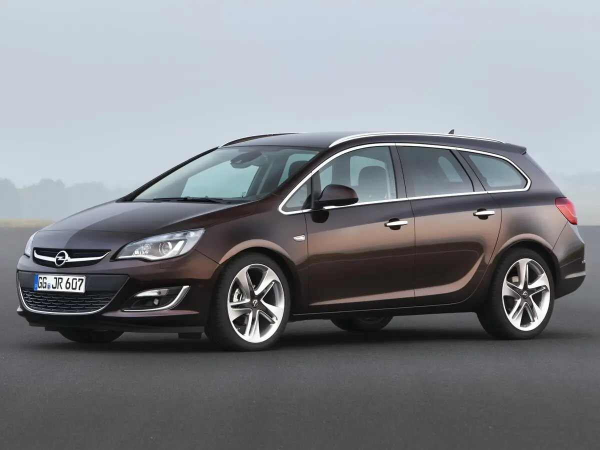 Opel Astra J Рестайлинг Универсал 5 дв.