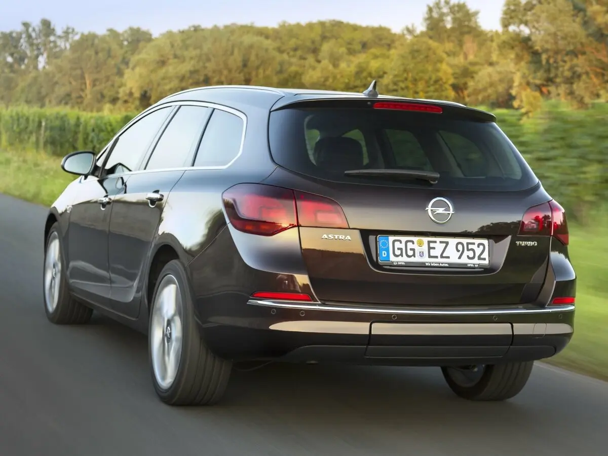 Opel Astra J Рестайлинг Универсал 5 дв. — фото 3