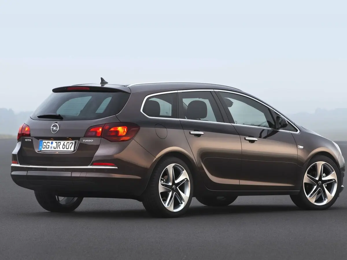Opel Astra J Рестайлинг Универсал 5 дв. — фото 4