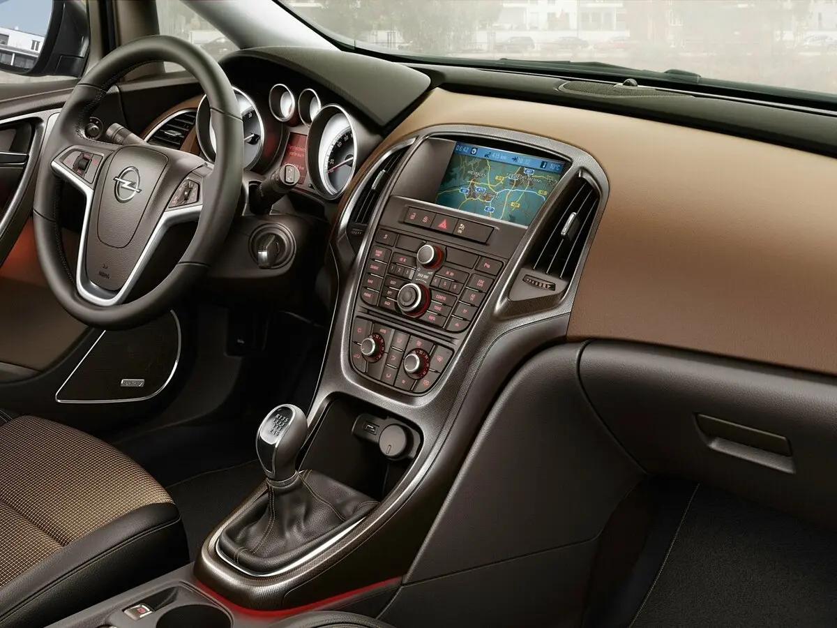 Opel Astra J Рестайлинг Универсал 5 дв. — фото 6