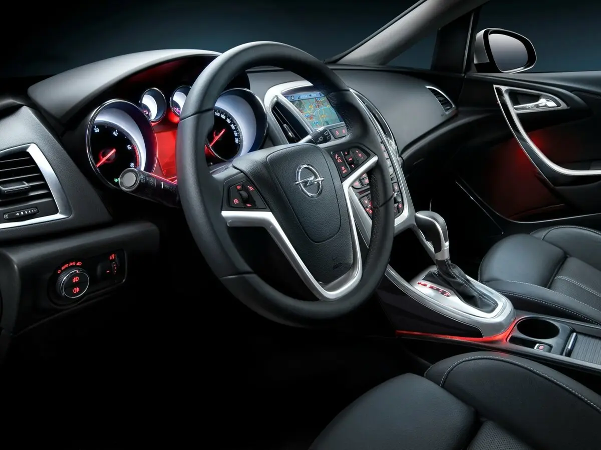 Opel Astra J Рестайлинг Универсал 5 дв. — фото 7