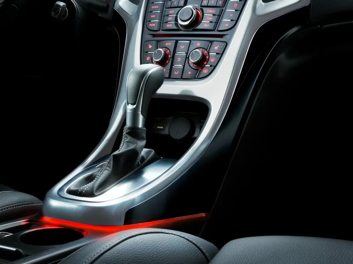 Opel Astra J Рестайлинг Универсал 5 дв. — фото 9