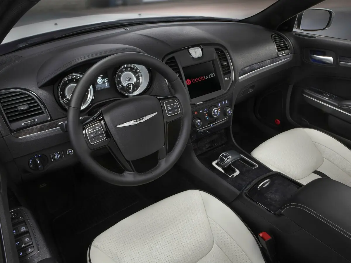 Chrysler 300C II Седан SRT8 — сүрөт 7