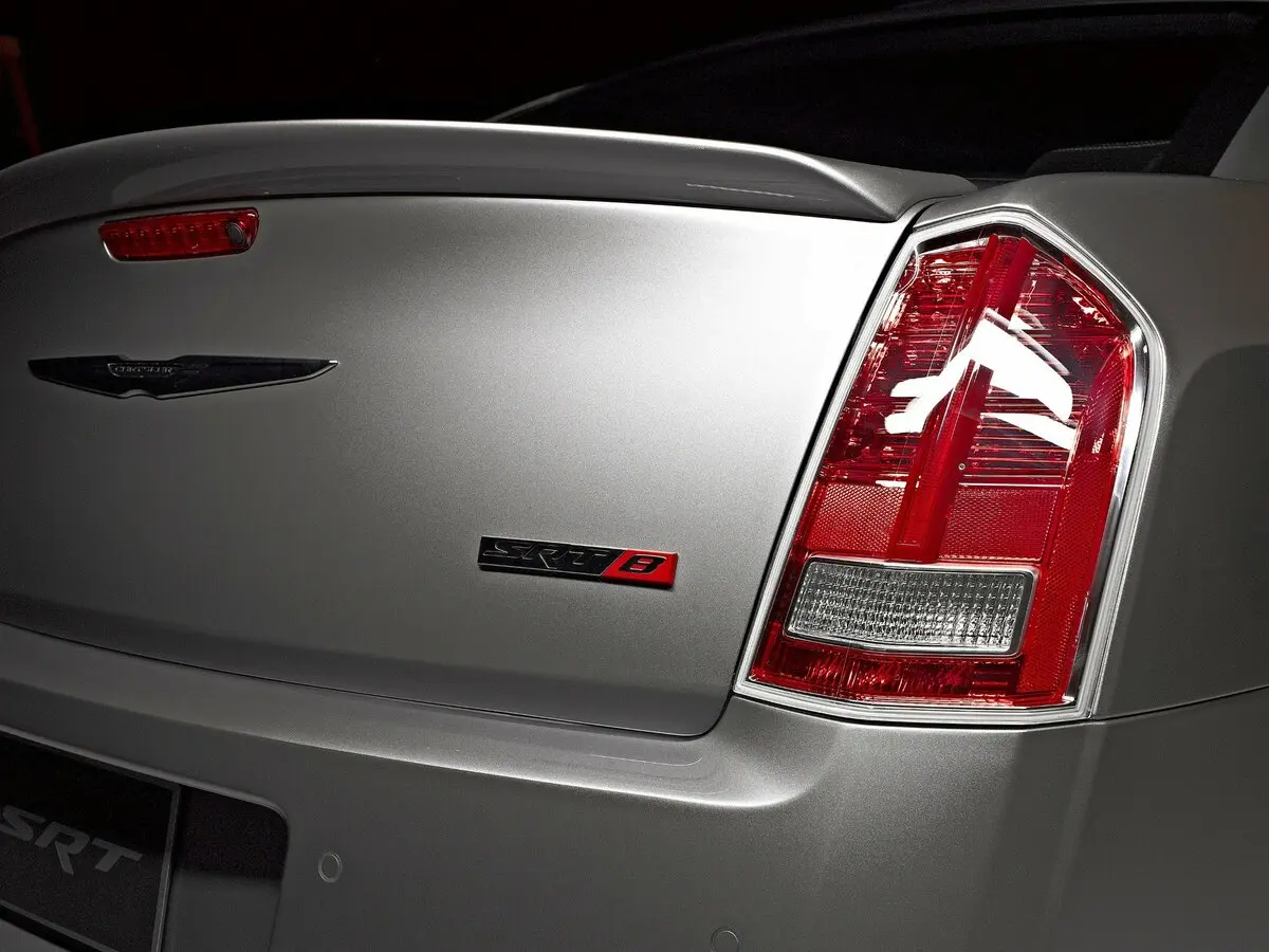 Chrysler 300C II Седан SRT8 — сүрөт 9