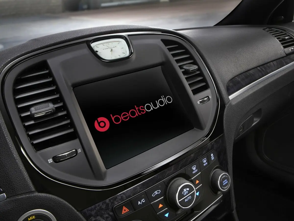 Chrysler 300C II Седан SRT8 — сүрөт 10
