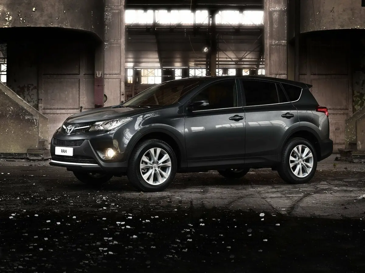 Toyota RAV4 IV (XA40)