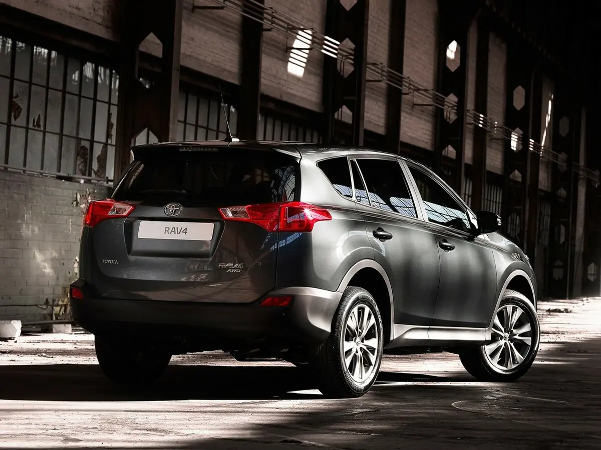 Toyota RAV4 IV (XA40) Внедорожник 5 дв. — фото 5