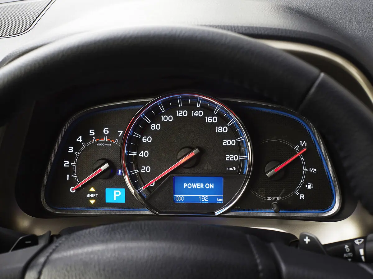 Toyota RAV4 IV (XA40) Внедорожник 5 дв. — фото 8
