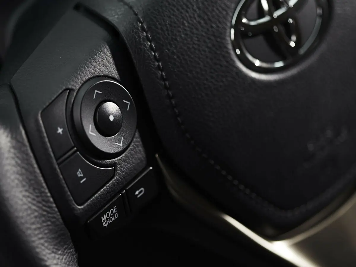 Toyota RAV4 IV (XA40) Внедорожник 5 дв. — фото 14