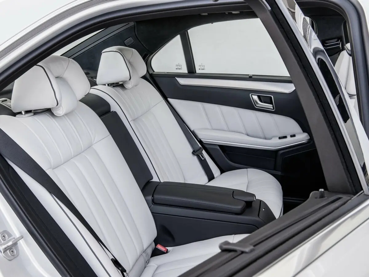 Mercedes-Benz E-Класс IV (W212, S212, C207) Рестайлинг Седан — фото 11