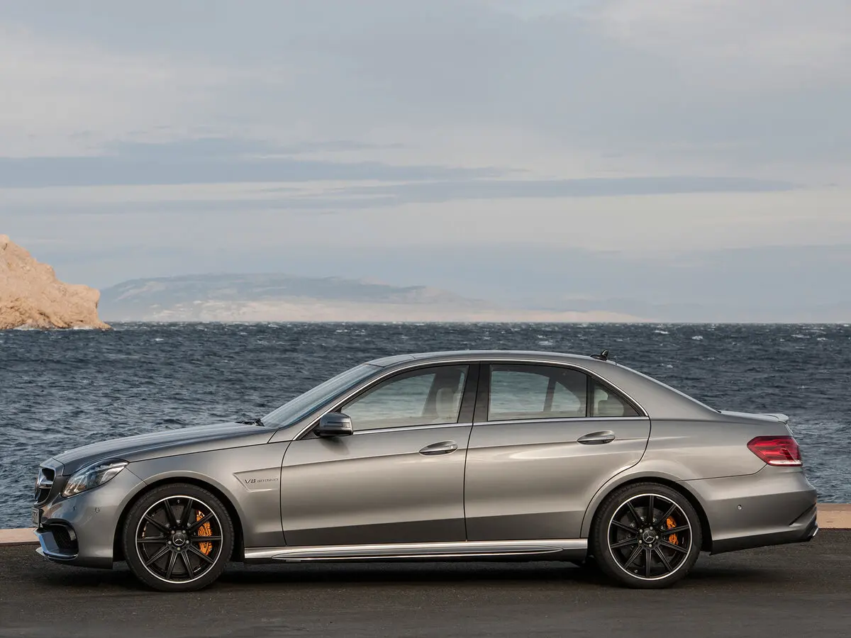 Mercedes-Benz E-Класс AMG IV (W212, S212) Рестайлинг Седан — фото 2