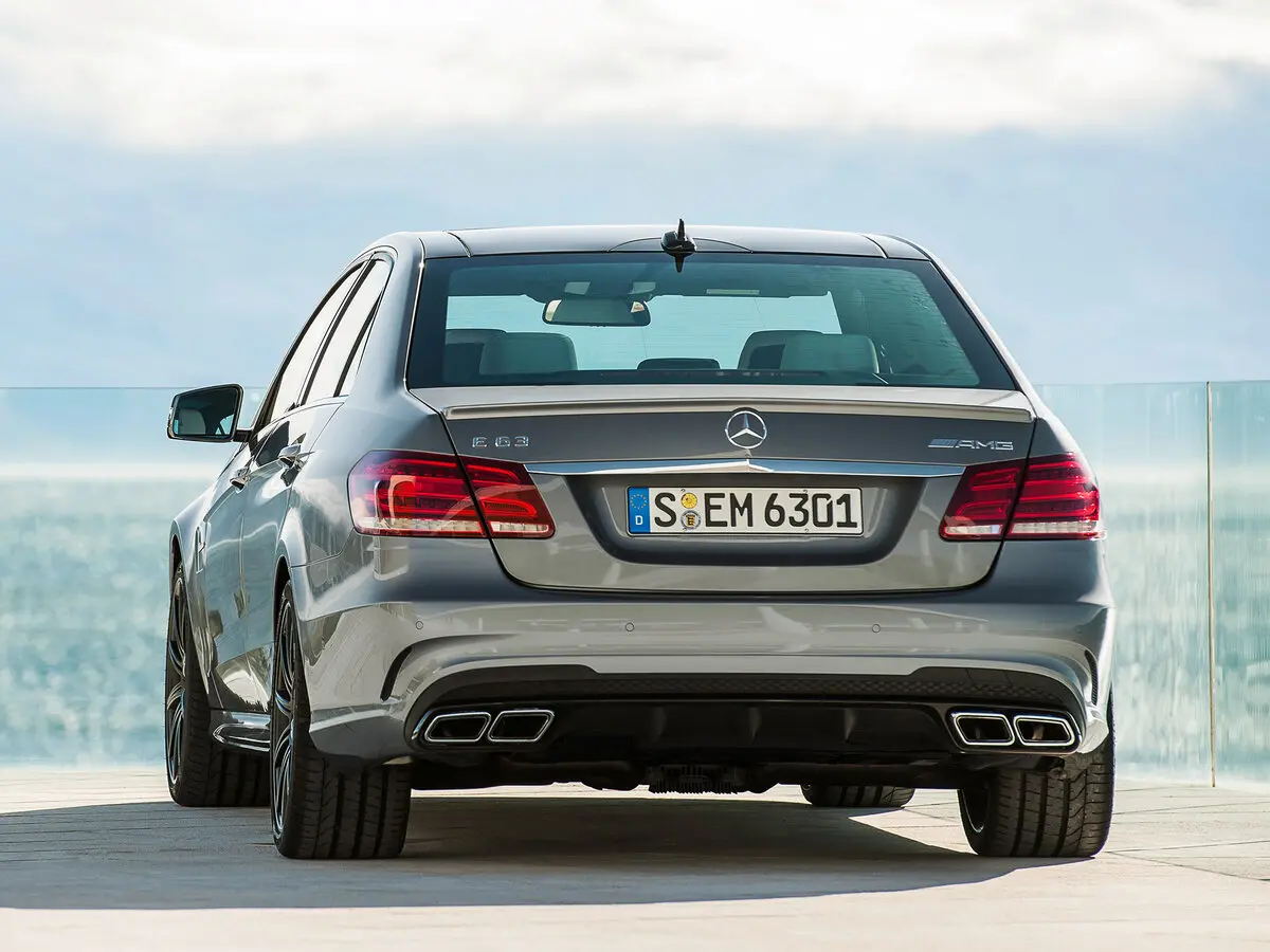 Mercedes-Benz E-Класс AMG IV (W212, S212) Рестайлинг Седан — фото 4