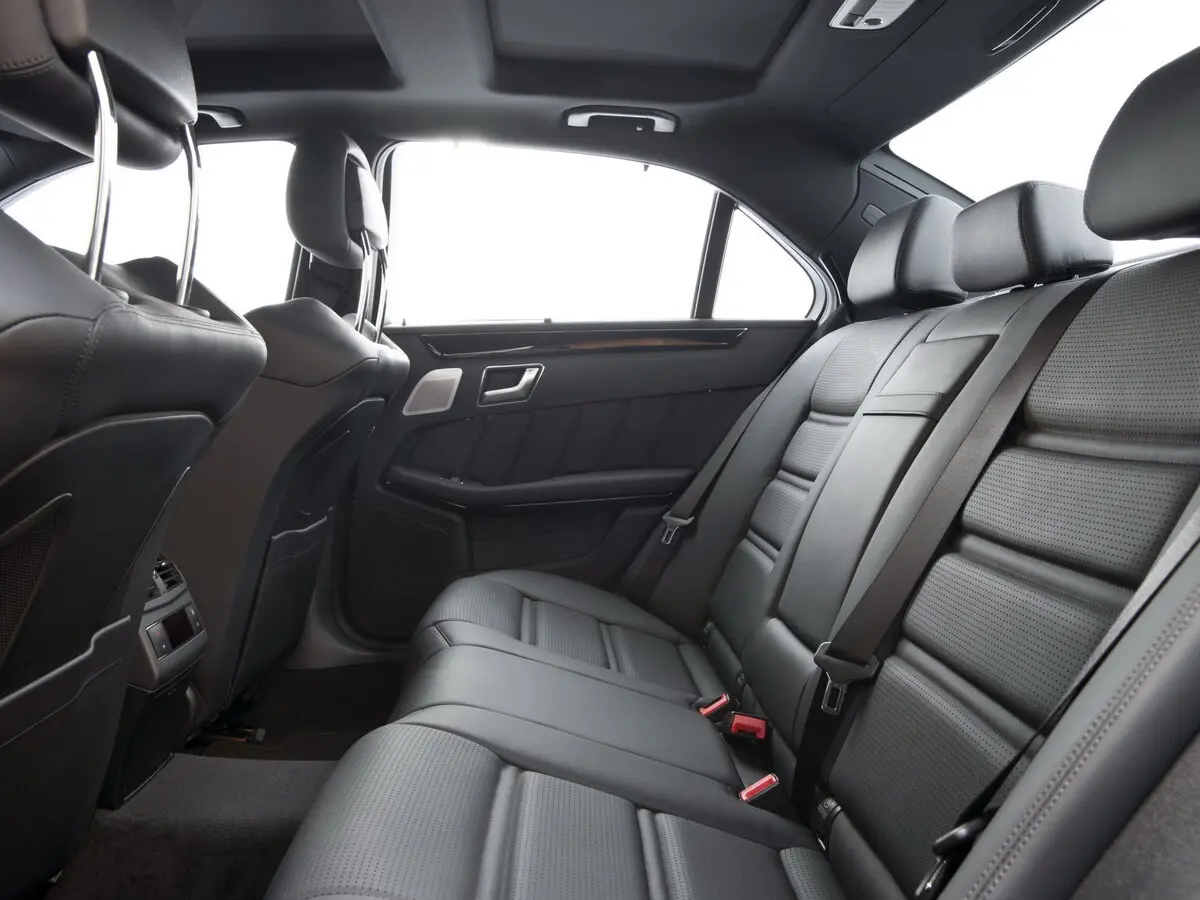 Mercedes-Benz E-Класс AMG IV (W212, S212) Рестайлинг Седан — фото 11
