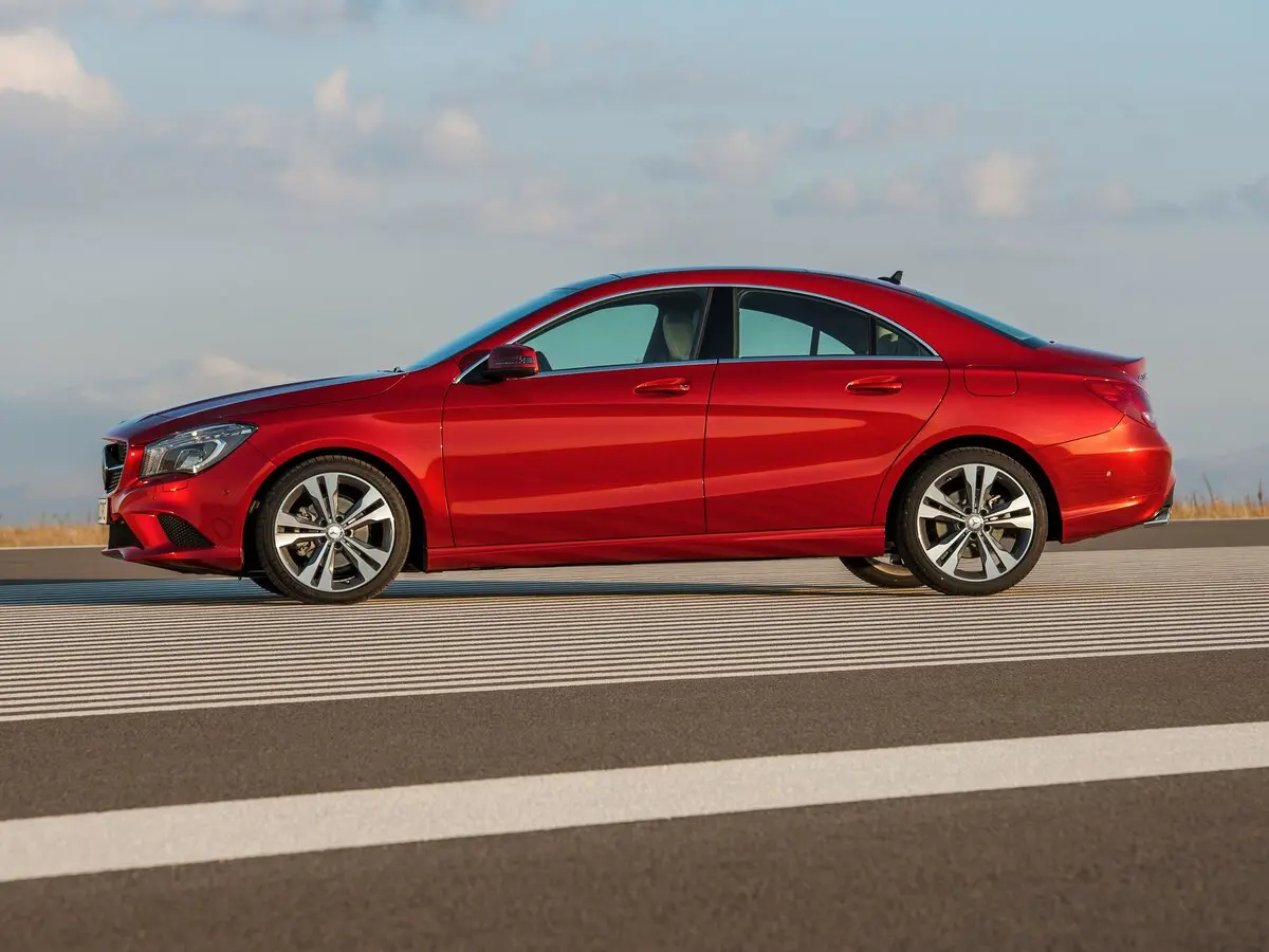 Mercedes-Benz CLA I (C117, X117) Седан — сүрөт 2