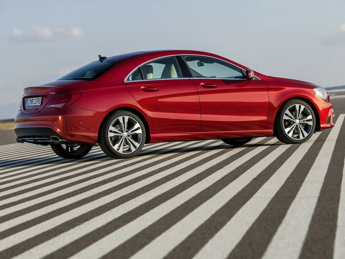 Mercedes-Benz CLA I (C117, X117) Седан — сүрөт 5