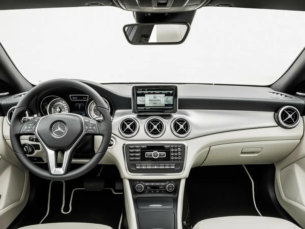 Mercedes-Benz CLA I (C117, X117) Седан — сүрөт 6