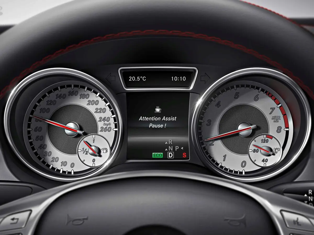 Mercedes-Benz CLA I (C117, X117) Седан — сүрөт 9