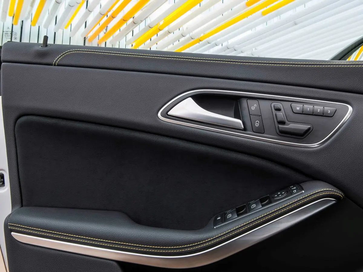 Mercedes-Benz CLA I (C117, X117) Седан — сүрөт 12