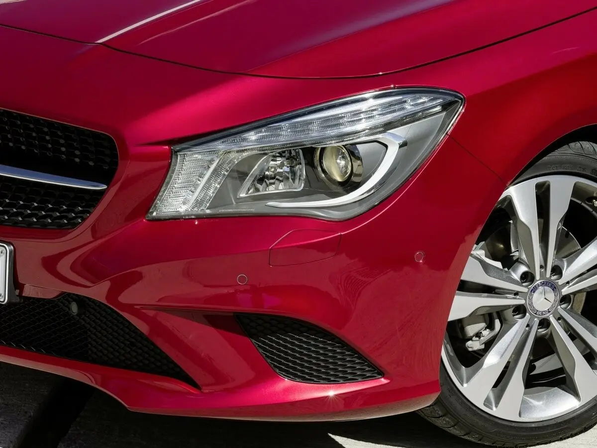 Mercedes-Benz CLA I (C117, X117) Седан — сүрөт 13