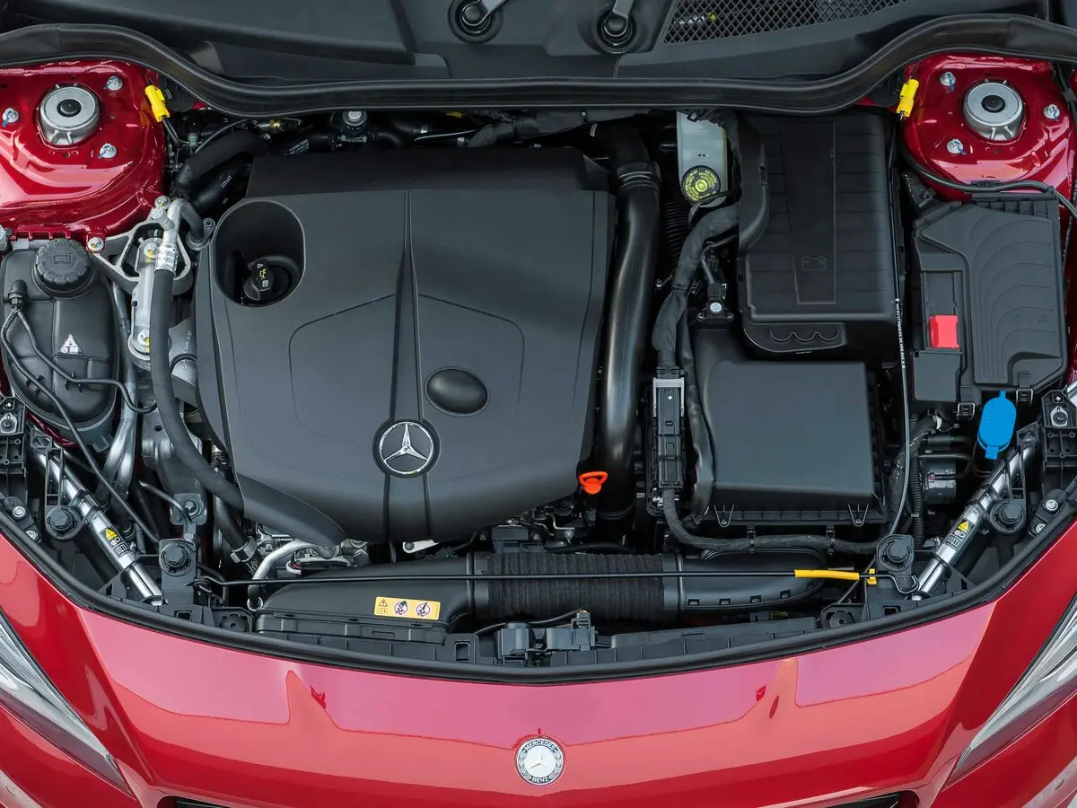 Mercedes-Benz CLA I (C117, X117) Седан — сүрөт 16