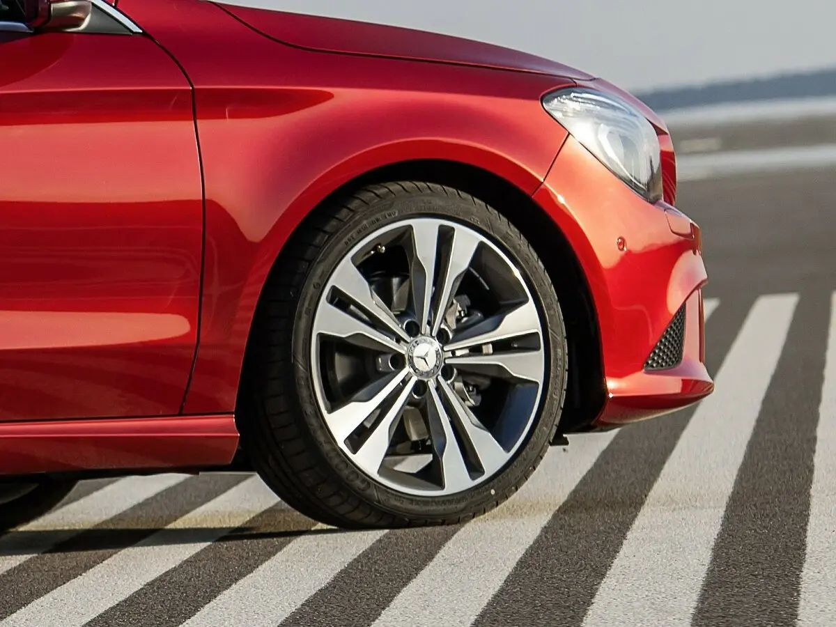 Mercedes-Benz CLA I (C117, X117) Седан — сүрөт 17